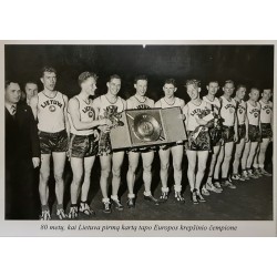 1937 Lietuvos krepšininkai...